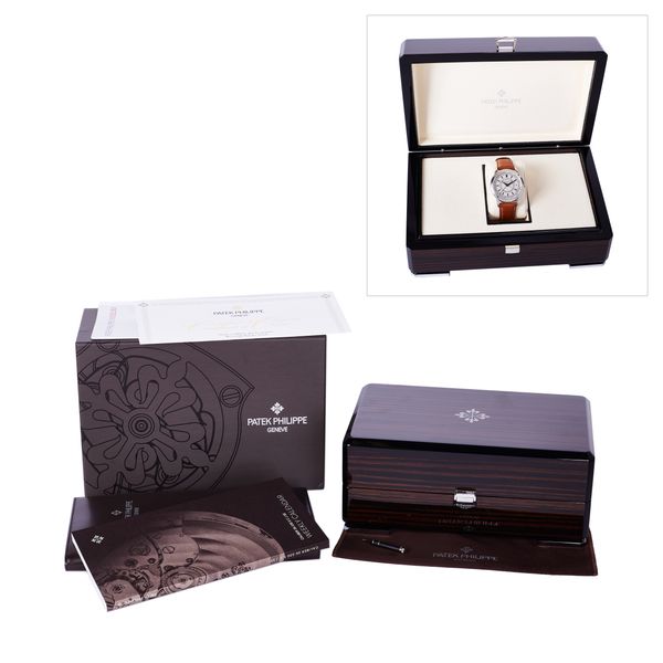 Patek Philippe Complications 5212A-001